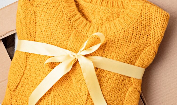 Cosa c'è dietro un maglione Tutta la storia, tracciata dal DPP